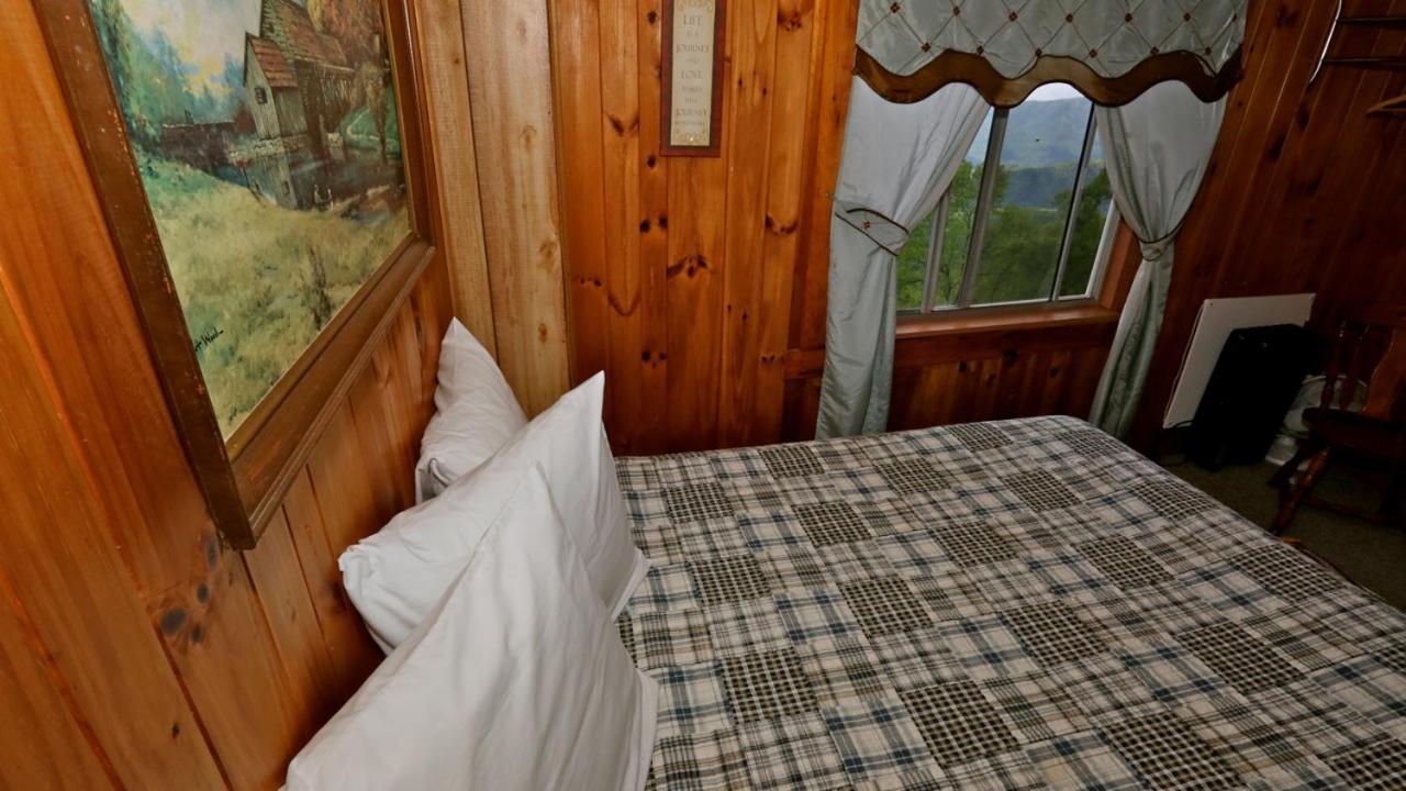 Alpine Inn Little Switzerland Exterior foto
